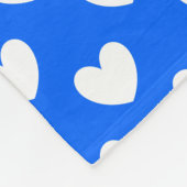 Witte polka-harten op blauw fleece deken (Hoek)