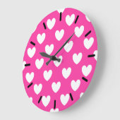 Witte polka harten op fuchsia roze grote klok (Hoek)