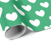 Witte polka harten op Kelly green Cadeaupapier (Rol Hoek)