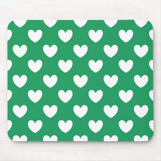 Witte polka harten op Kelly green Muismat (Voorkant)