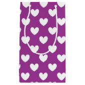 Witte polka harten op paars klein cadeauzakje (Voorkant)