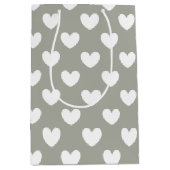 Witte polka harten op Pussywillow Gray Medium Cadeauzakje (Voorkant)