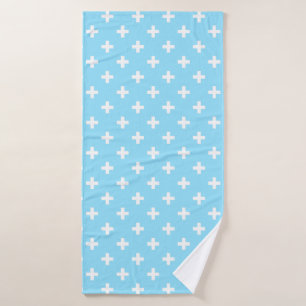 Witte polka kruist op babyblauw badhanddoek