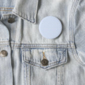 Witte polka stippen op babyblauw ronde button 5,7 cm (In situ)