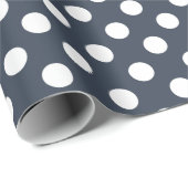 Witte polka-stippen op blauw-grijs cadeaupapier (Rol Hoek)