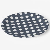 Witte polka-stippen op blauw-grijs papieren bordje (Gekanteld)