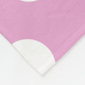 Witte polka stippen op bleek roze fleece deken (Hoek)