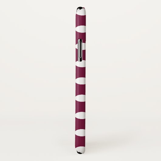 Witte polka-stippen op Bourgogne Case-Mate iPhone Case (Achterkant / rechts)