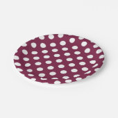 Witte polka-stippen op Bourgogne Papieren Bordje (Gekanteld)