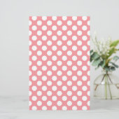 Witte polka stippen op roze achtergrond briefpapier (Staand voorkant)