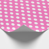 Witte polka stippen op roze cadeaupapier (Hoek)