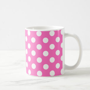 Witte polka stippen op roze koffiemok