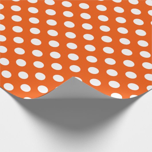 Witte polka stippen op sinaasappel cadeaupapier (Hoek)