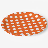 Witte polka stippen op sinaasappel papieren bordje (Gekanteld)