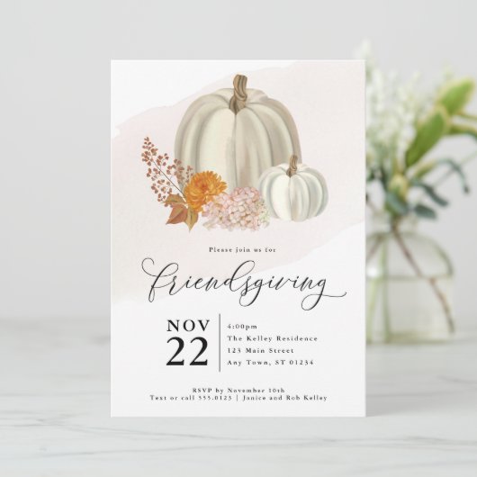 Witte pompoenen en herfstbloemen, Friendsgiving  Kaart (Staand voorkant)