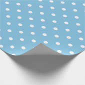 Witte pooldot op lichte blauwe grote ruimte cadeaupapier (Hoek)