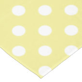 Witte poolpunten op buttergeel tafelkleed (Gekanteld)