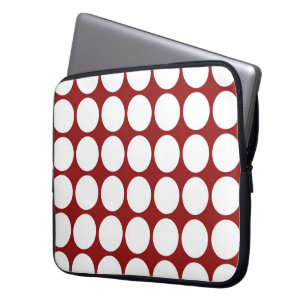 Witte poolstippen op rood laptop sleeve
