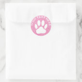 Witte Poot Print Aangepaste Tekst Roze Waterverf Ronde Sticker (Tas)