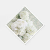 Witte ranunculus bloemen met hortensia's servet (Hoek)