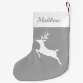 Witte rendiersilhouet op grijze en aangepaste naam kleine kerstsok (Achterkant)