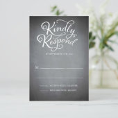Witte respons voor script in Chalkboard RSVP Kaartje (Staand voorkant)