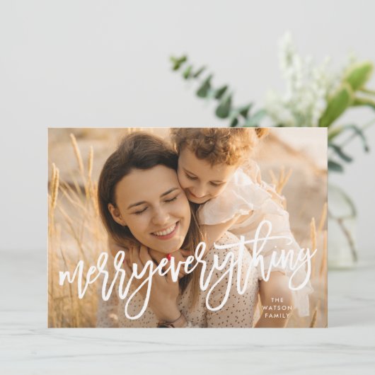 Witte Retro Script Merry Everything Foto Feestdagenkaart (Staand voorkant)