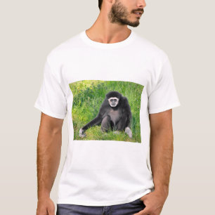 Witte reukgibbon op gras t-shirt