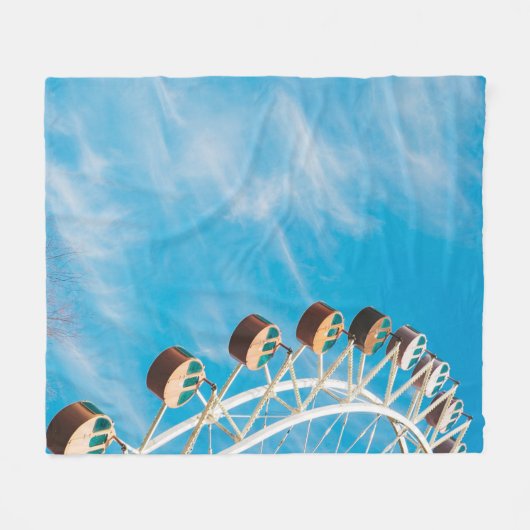 Witte reuzenrad onder duidelijke hemel in de ochte fleece deken (Voorkant (Horizontaal))