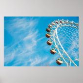 Witte reuzenrad onder duidelijke hemel in de ochte poster (Voorkant)