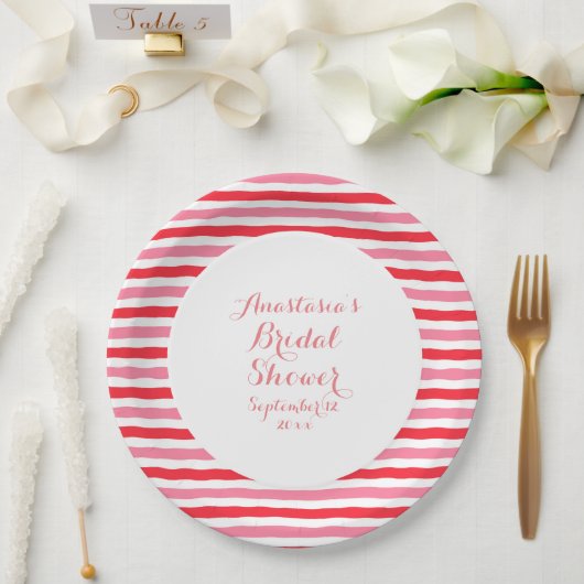 Witte Rode Roze Strepen Bruidsdouche Papieren Bordje (Huwelijk)