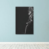 Witte rook tegen een zwarte achtergrond canvas afdruk (Insitu (Houten vloer))