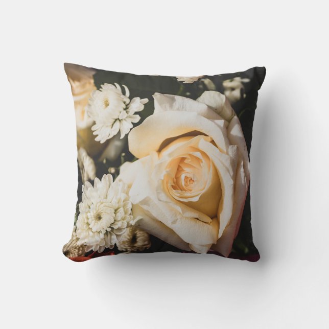 Witte Roos Bloem Bloemstuk Ontwerp Kussen (Voorkant)