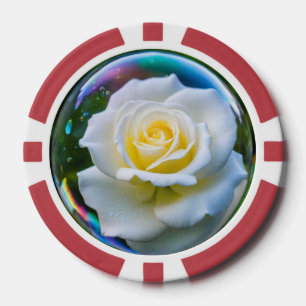 Witte roos in een zeepbel poker chips