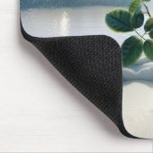 Witte roos in strandzand muismat (Hoek)