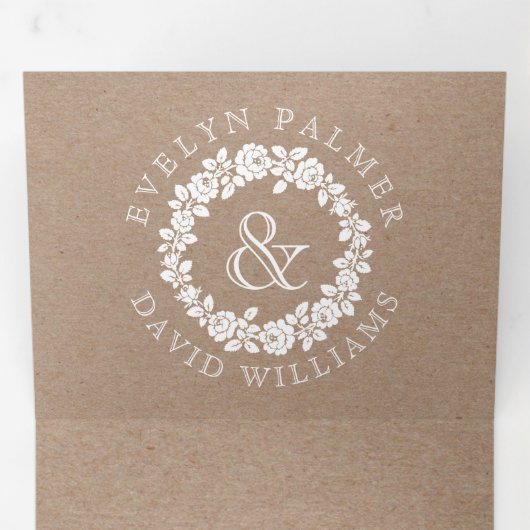  witte roos met kraftkarton drieluik uitnodiging (Binnenzijde eerst)