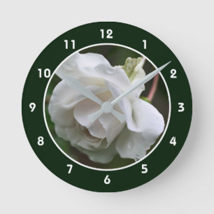 Witte Roos Met Regendruppels Bloem Ronde Klok