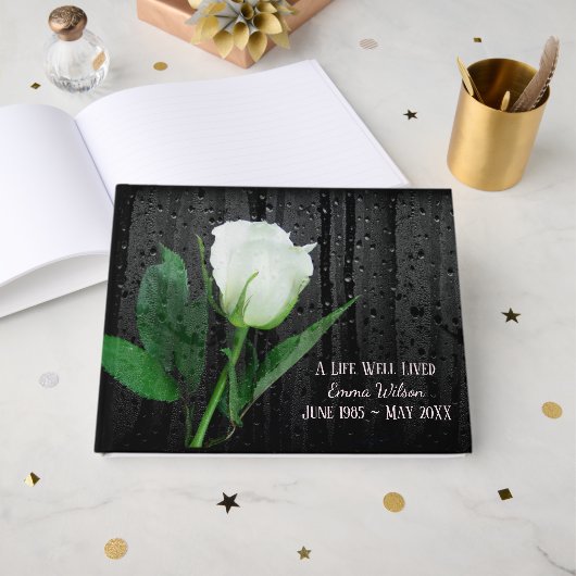 Witte Roos Met Regendruppels Gastenboek (Voorkant open)