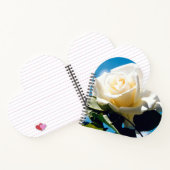 Witte roos onder blauwe hemel notitieboek (Binnen)