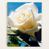 Witte roos onder blauwe hemel planner (Voorkant)