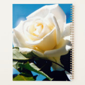 Witte roos onder blauwe hemel planner (Achterkant)