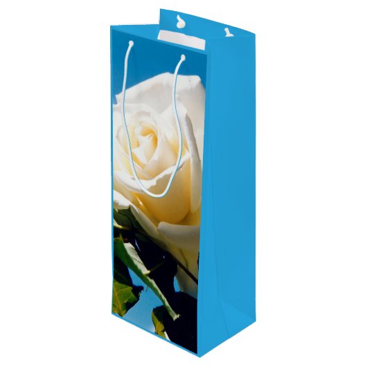 Witte roos onder blauwe hemel wijn cadeautas (Achterkant Gekanteld)