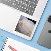 witte roos sticker (Laptop met iPhone)