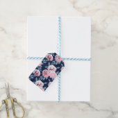 Witte, roze bloemen op donkerblauw. cadeaulabel (Met Touw)