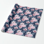 Witte, roze bloemen op donkerblauw. cadeaupapier (Uitgerold)