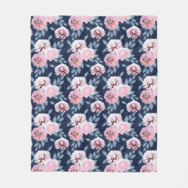 Witte, roze bloemen op donkerblauw. fleece deken