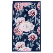 Witte, roze bloemen op donkerblauw. klein cadeauzakje (Voorkant)