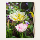Witte, roze en gele tulpen in de tuin planner (Achterkant)
