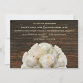 Witte Rozen & Barnwood rustieke bruiloft uitnodigi Kaart (Voorkant)