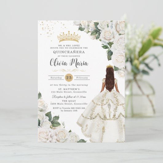 Witte Rozen Bloemen Prinses Gown Goud Quinceañera Kaart (Staand voorkant)